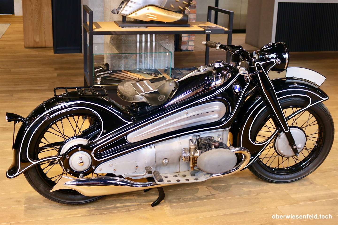 BMW R7 Seitenansichten– Aufgenommen in der BMW Motorrad Welt Berlin am 27.03.2025
