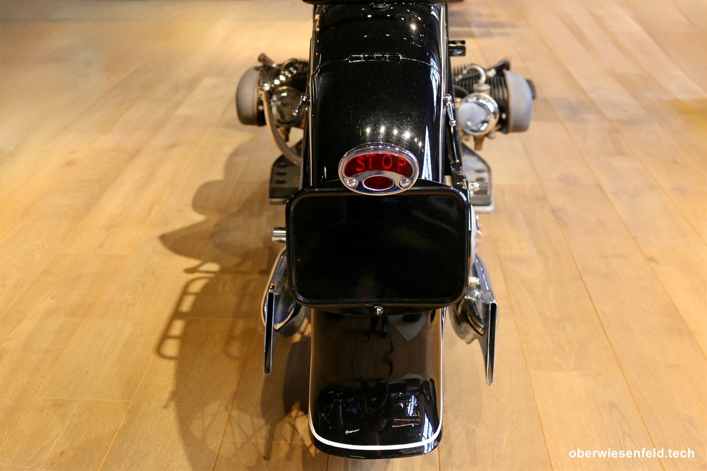 Restaurierte BMW R7 - Aufgenommen in der BMW Motorrad Welt Berlin am 27.03.2025