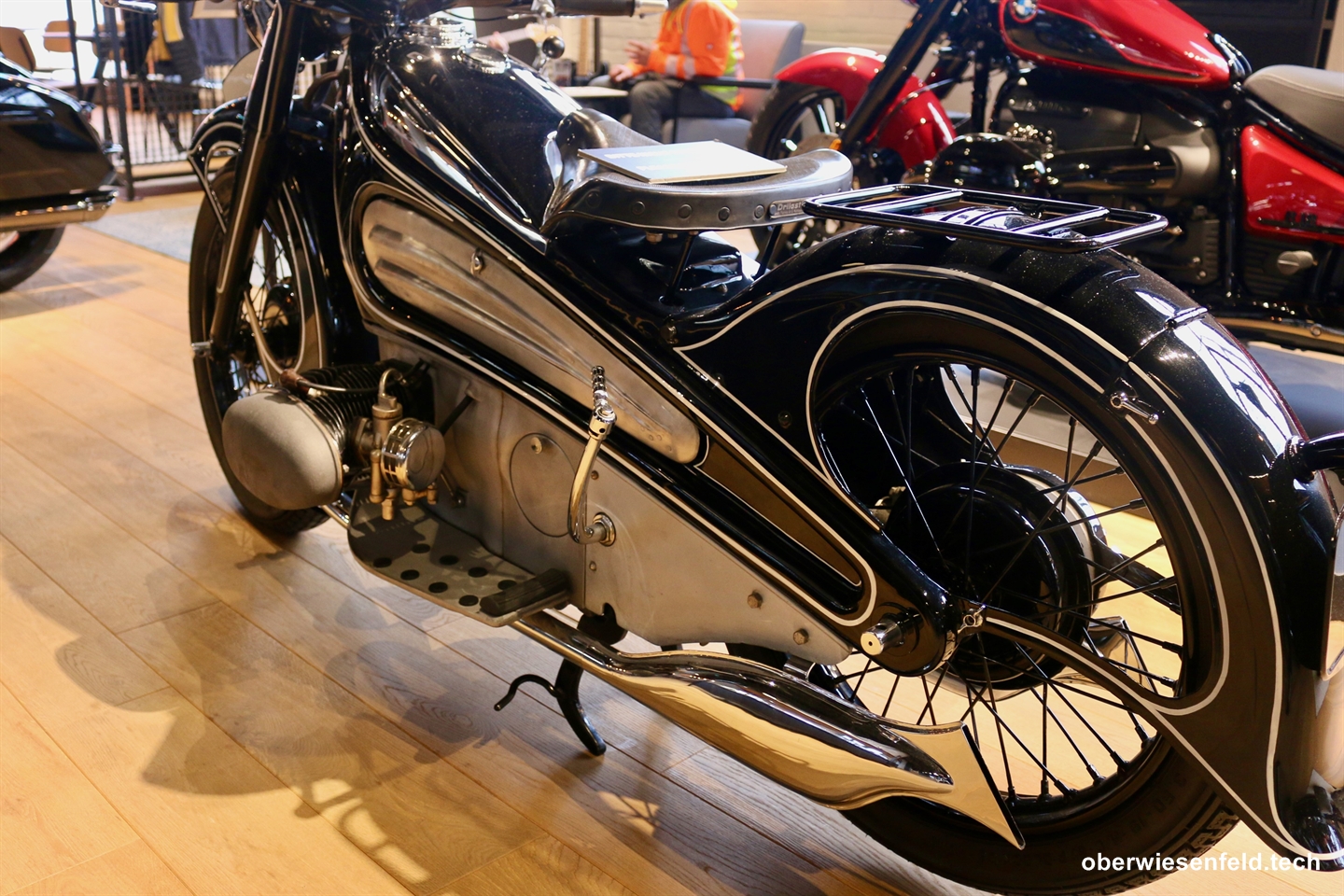 Restaurierte BMW R7 - Aufgenommen in der BMW Motorrad Welt Berlin am 27.03.2025