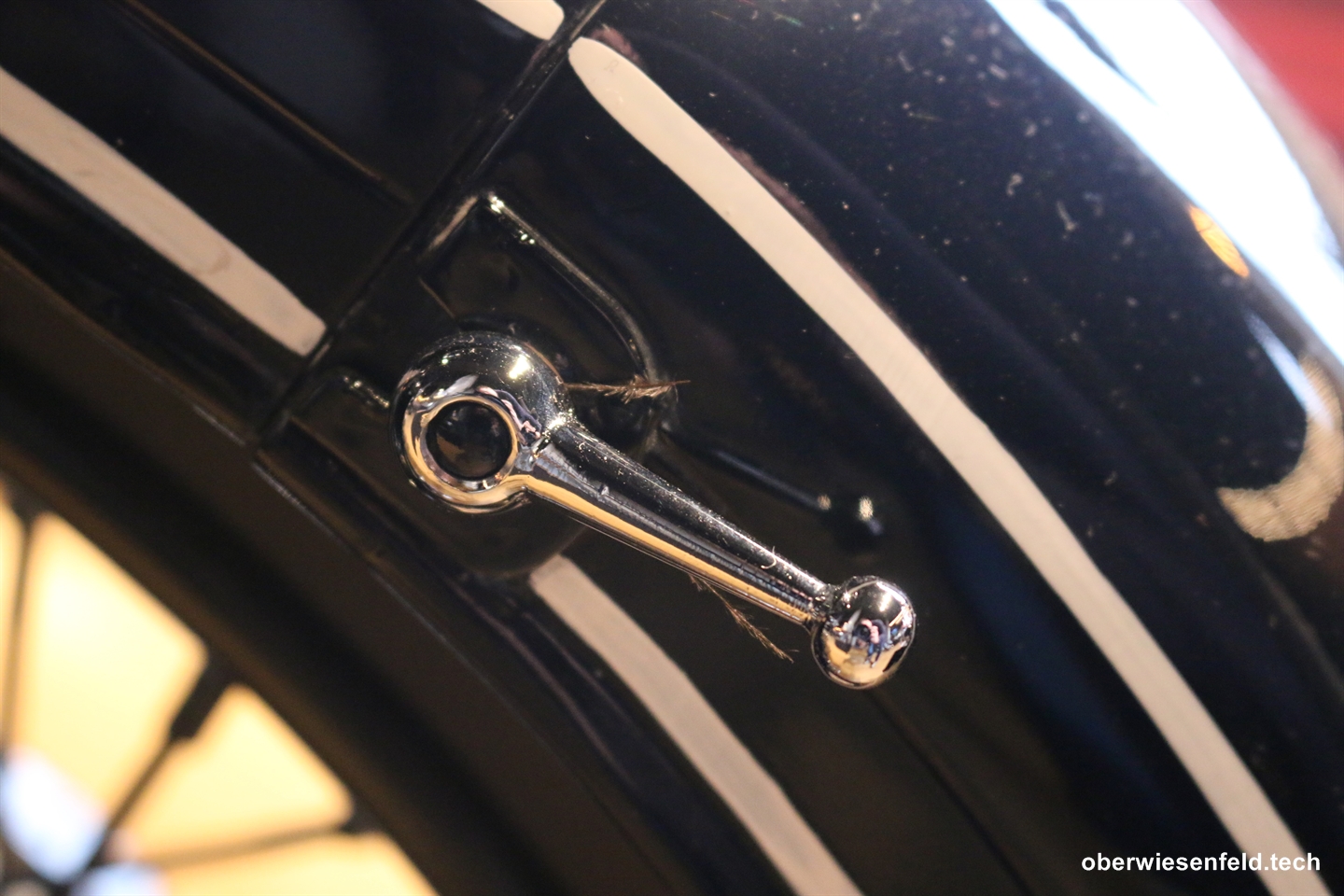 Restaurierte BMW R7 Schutzblech - Aufgenommen in der BMW Motorrad Welt Berlin am 27.03.2025